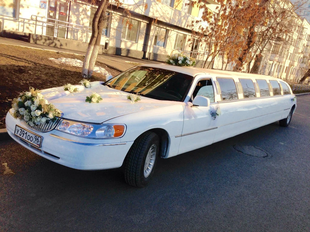 Wedding Limo Services 1